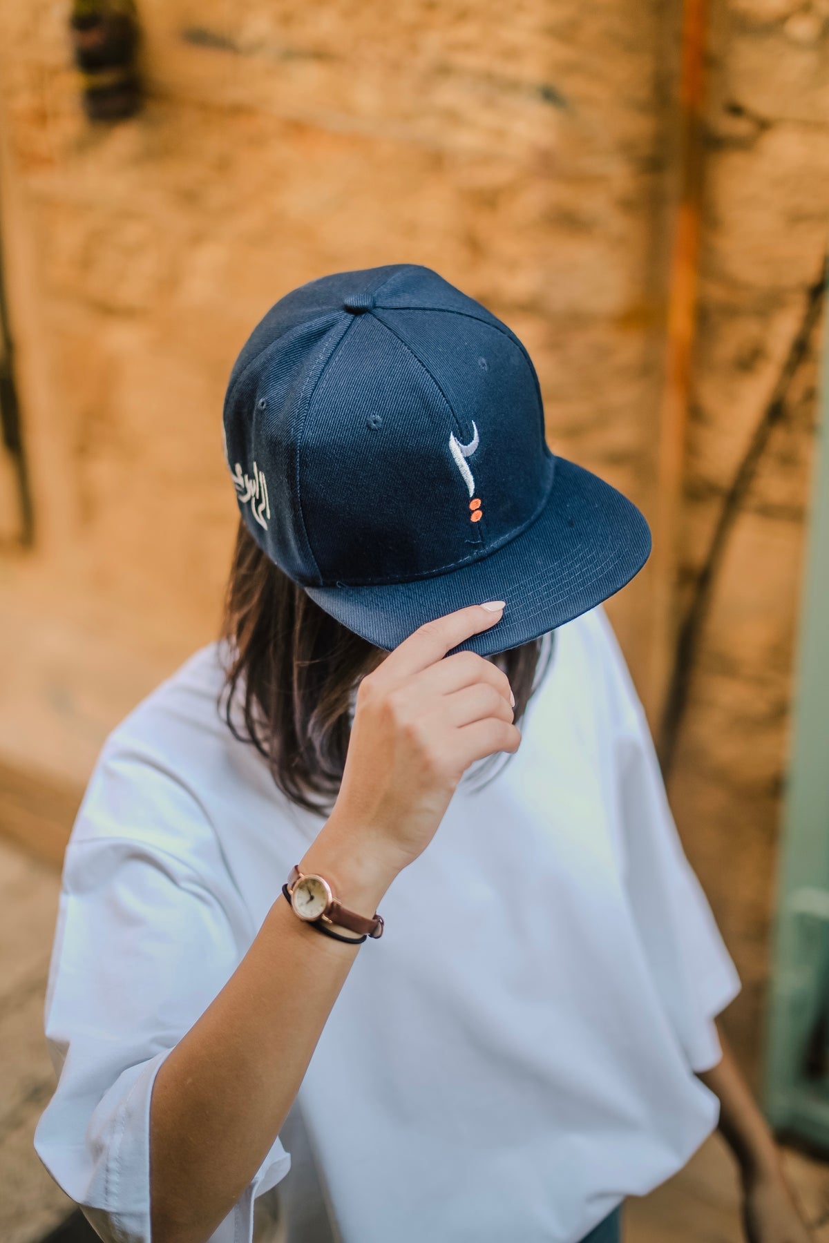 قبعة الراس عالي ( snapback)